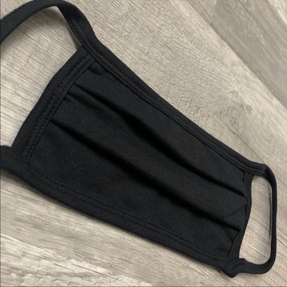 ✨NEW✨ Basic Mask Black - Picture 1 of 4